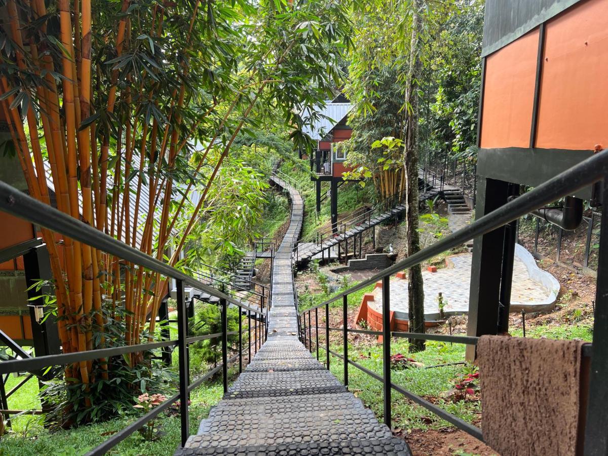 Santhi Hill View Resort Муннар Экстерьер фото
